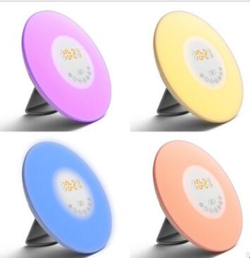 Lumière d'ambiance multicolore : violet, jaune, bleu et pêche